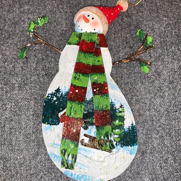 Set of two painted metal Christmas ornaments - Picture 3 of 5